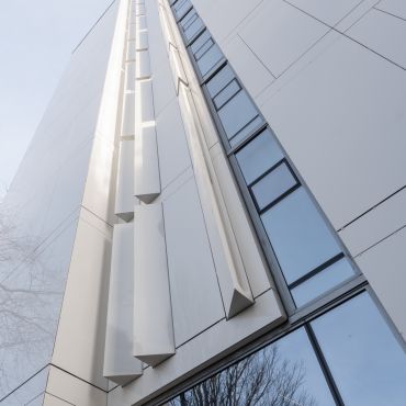 220122-1712